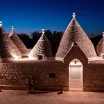 بيت للعطل Trulli Delle Stelle سيغلي ميسابيكا